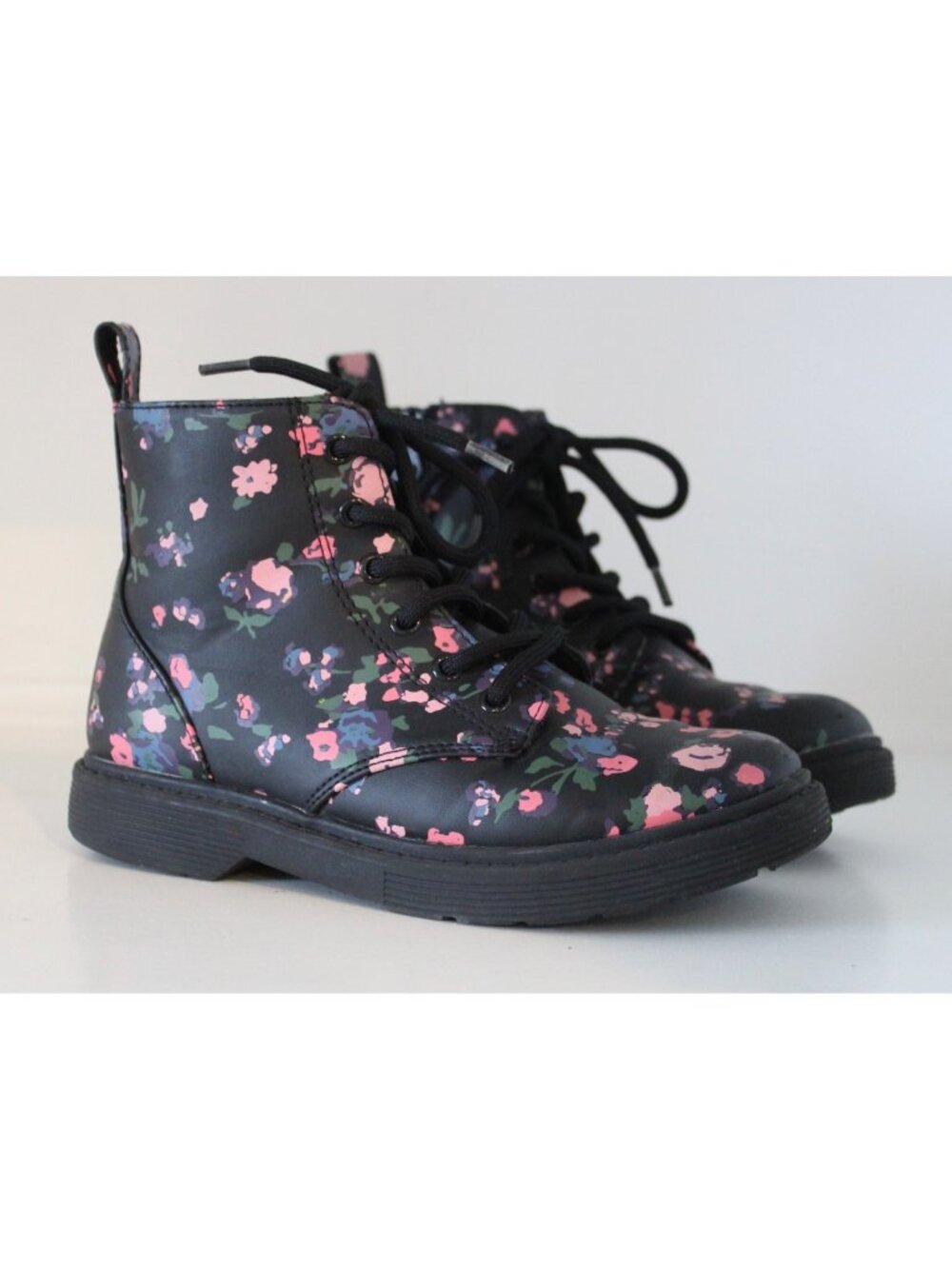 ART CLASS Target Floral Combat Boots, Girl's Kid's Size 2